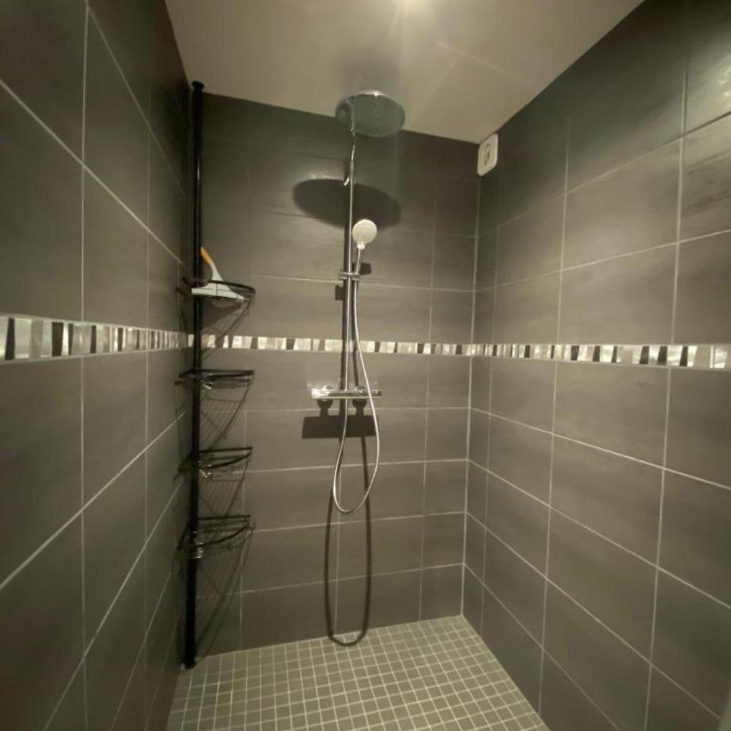 Salle de bain de la chambre d'hôte à Gérardmer